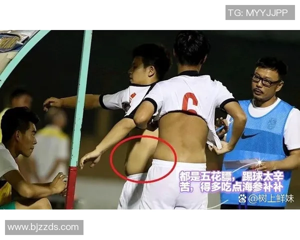 足球女星优雅姿势展现魅力与实力的完美结合图片欣赏